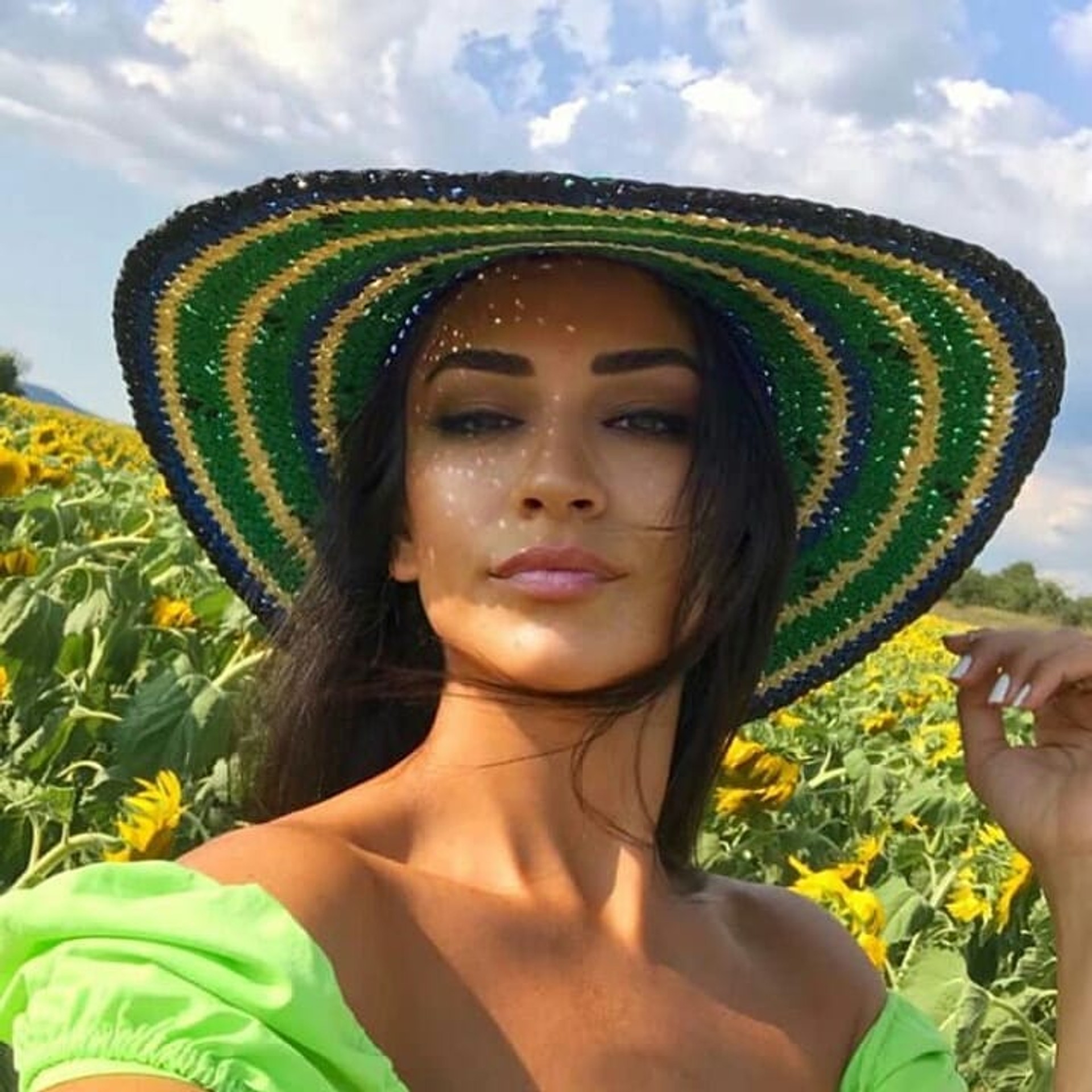 SnapInsta.to_67098817_353466698933467_5594050010247191265_n (1)