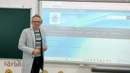 Marius Pintea, directorul anului pentru inovare. A transformat liceul din Teiuș într-un hub cu realitate augmentată și cloud