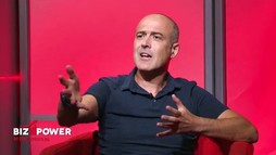 Radu Atanasiu, profesor de critical thinking. „Dacă îți asumi măcar 5% din eșec, o să înveți ceva din el”