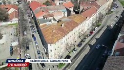 Clădiri goale, saloane pline