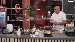 Victor Marțolea - Pară fiartă în vin roșu cu înghețată de vanilie