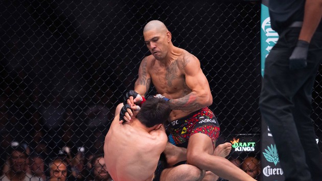 El este omul momentului în UFC! Poate deveni campion mondial la trei categorii diferite de greutate