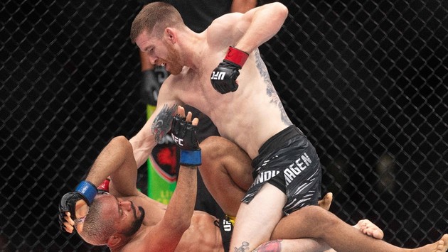 În mintea unui campion: Psihologul din UFC care a învins un fost rege al cuștii