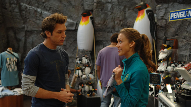 Am văzut „Good Luck Chuck” pe VOYO și am rămas surprinsă de naturalețea comică a actriței Jessica Alba. E adorabilă în stângăcia ei
