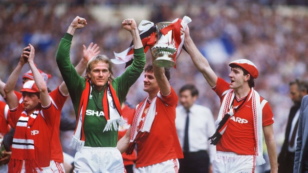 Cel mai tânăr marcator din istoria finalelor FA Cup: felicitat de Pelé, s-a retras la 26 de ani: "Tata câștiga mai mult decât mine"