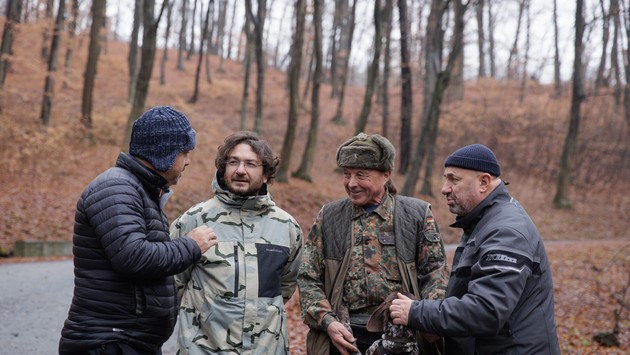Florin Dumitrescu, Sorin Bontea și Cătălin Scărlătescu au cucerit Transilvania. Au plecat „Pe drumul gustului” și s-au trezit prinși într-o aventură culinară cu miros de trufe și colți de vampir