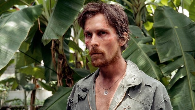 Rescue Dawn, filmul care a testat limitele umane: actorii s-au înfometat în realitate și au trăit în condiții extreme, la limita supraviețuirii. Jumătate din echipa de filmare a demisionat