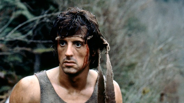Rambo – filmul care a reinventat eroul de acțiune și a declanșat o revoluție în cinema, acum pe Voyo. Cum a ajuns eroul lui Stallone simbol al rezistenței și inspirație pentru generații