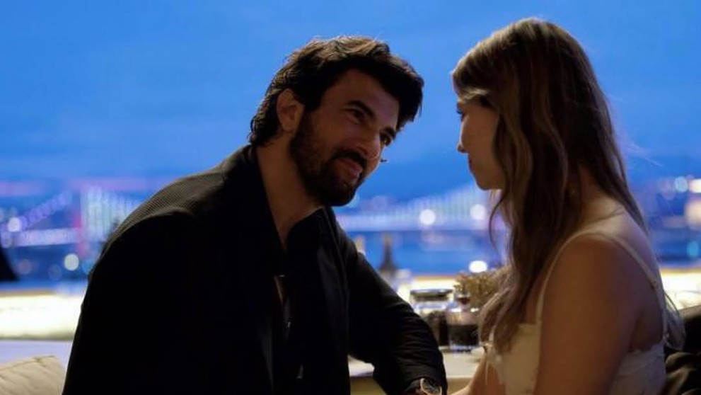 Engin Akyürek ve Afra Saraçoğlu’nun başrolde olduğu GoTürkiye için çekilen İstanbul Aşkım dizisi geliyorEngin Akyürek ve Afra Saraçoğlu’nun başrolleri paylaştığı “İstanbul My Love” (İstanbul Aşkım) dizisi, 19