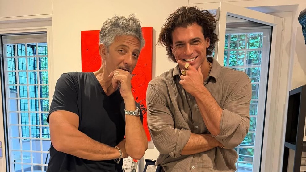 @rosario_fiorello 🥂